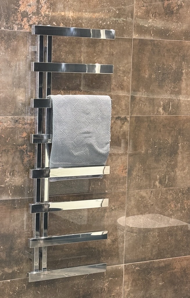 Bisque Alban Stainless Steel Mirror Towel Radiator