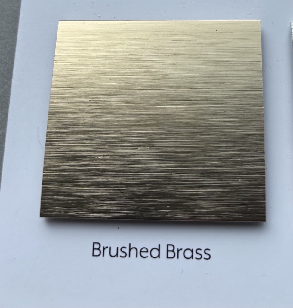 Roman Fluted Glass Corner Panel 1000mm – Brushed Brass